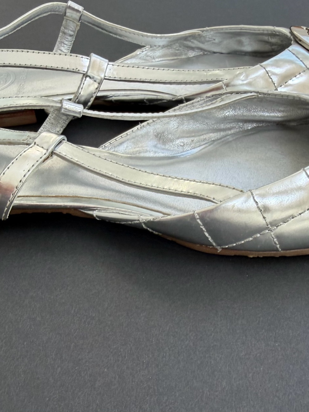 Tory Burch Metallic Silver Quilted Slingback Flats with Logo Size 7 - Picture 5 of 8